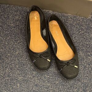 Nautica Black Women's Textured Ballet Flats with Bow